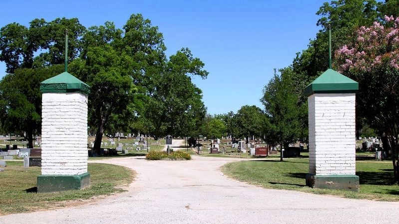 Waxahachie City Cemetery Marker Area image. Click for full size.
