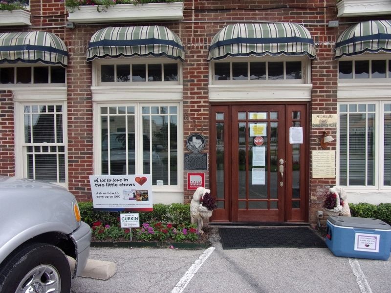 Dr. Frank E. Rutherford Veterinary Hospital Marker image. Click for full size.