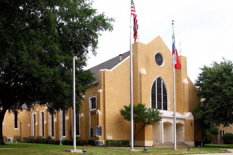 First Baptist Church and Marker. Click for full size. First Baptist Church and Marker image. Click for full size.