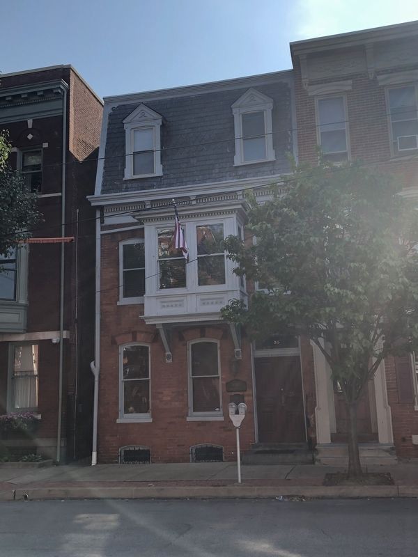 35 South Queen Street image. Click for full size.