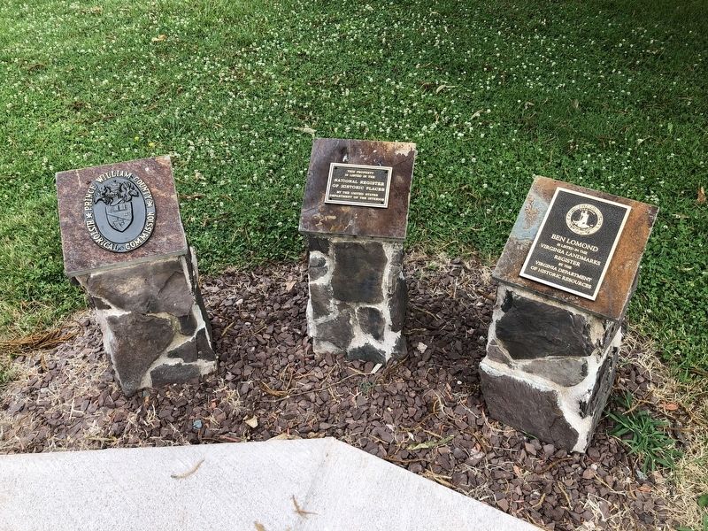 Additional plaques nearby. Click for full size. Additional plaques nearby image. Click for full size.