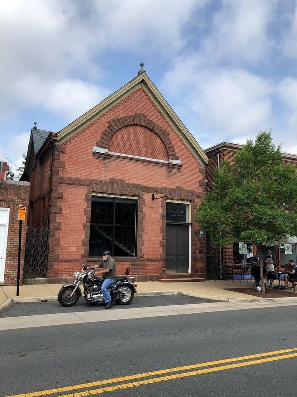 9366 Main Street. Click for full size. 9366 Main Street image. Click for full size.