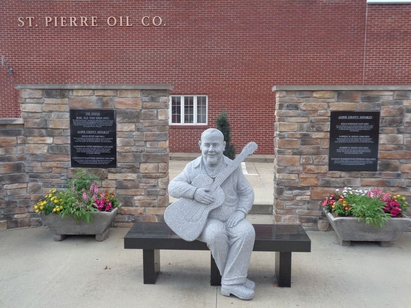 Burl Ives Statue / Jasper County Notables Marker image. Click for full size.