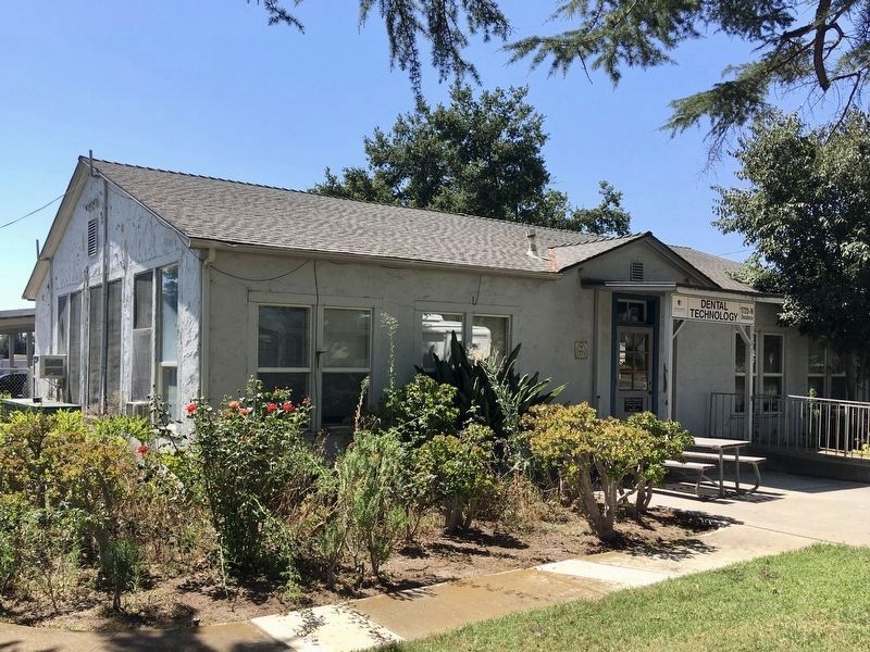 Bungalow image. Click for full size.