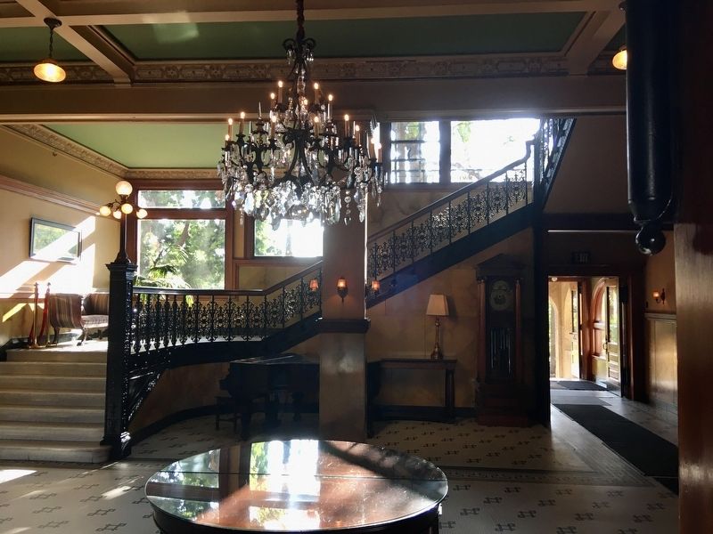 Castle Green Lobby image. Click for full size.