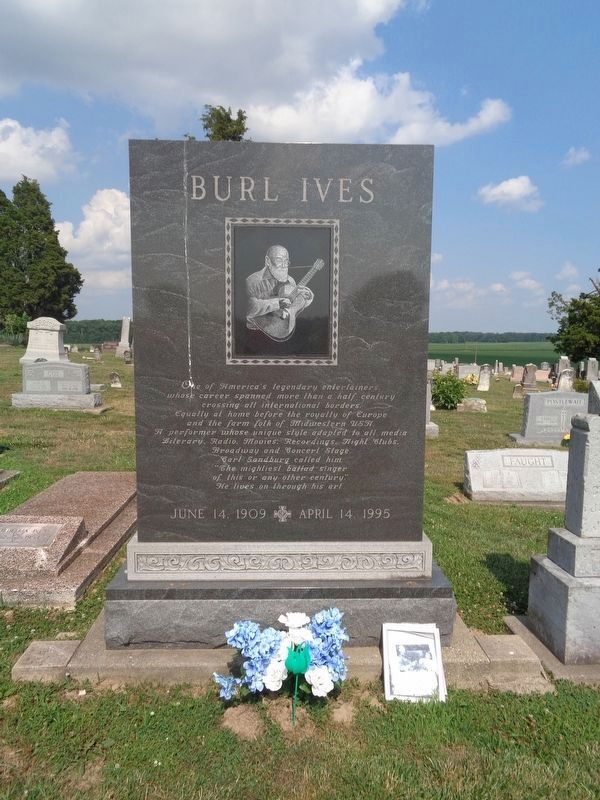 Burl Ives Monument/Gravesite image. Click for full size.