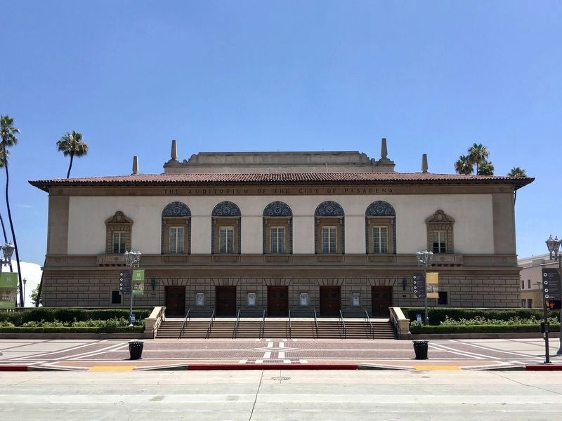 Pasadena Civic Auditorium image. Click for full size.