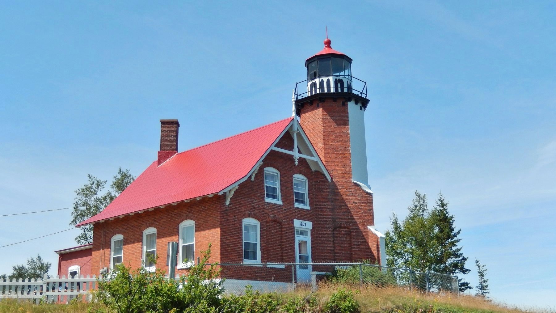 Eagle Harbor Lighthouse (<i>southeast elevation</i>) image. Click for full size.