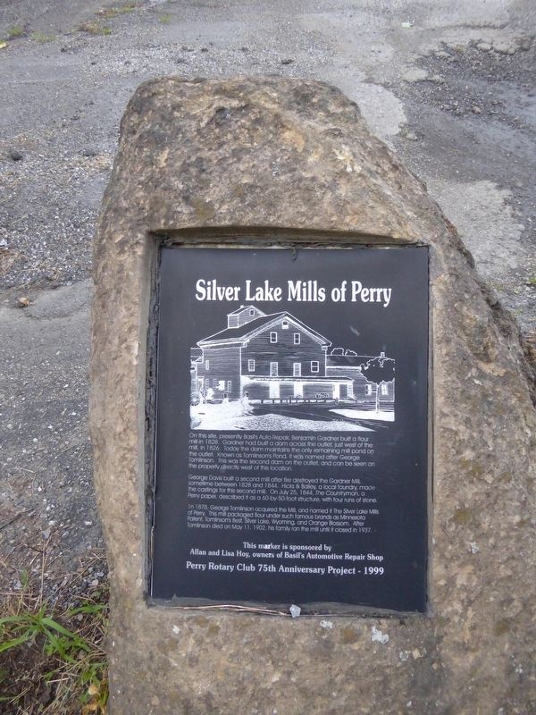 Silver Lake Mills of Perry Marker image. Click for full size.