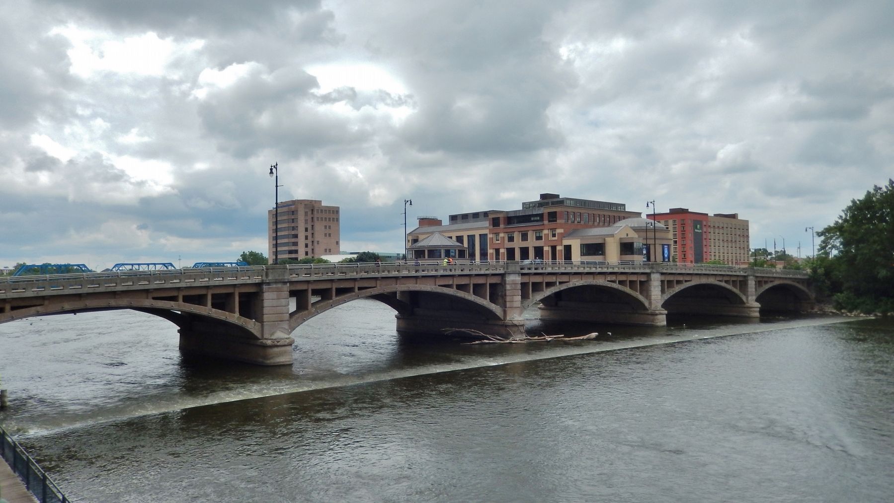 Pearl Street Bridge. Click for full size. Pearl Street Bridge image. Click for full size.