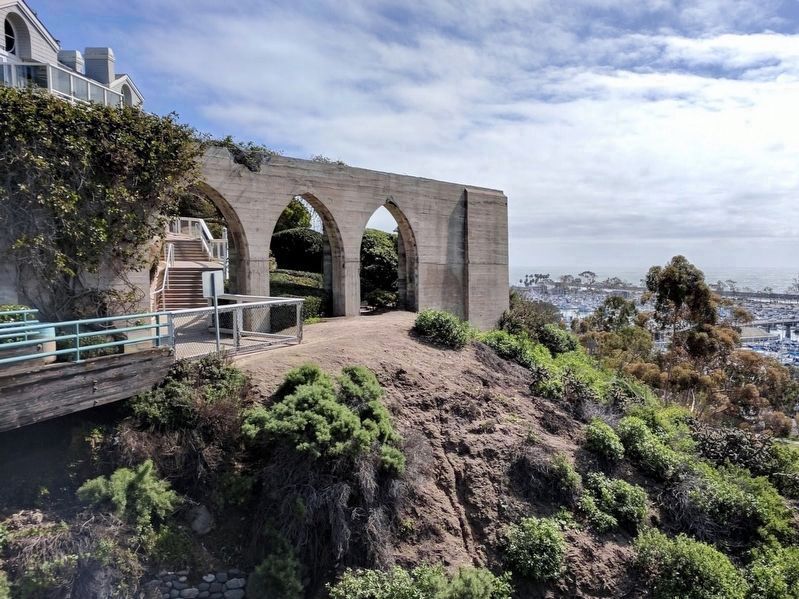 Dana Point Arches image. Click for full size.