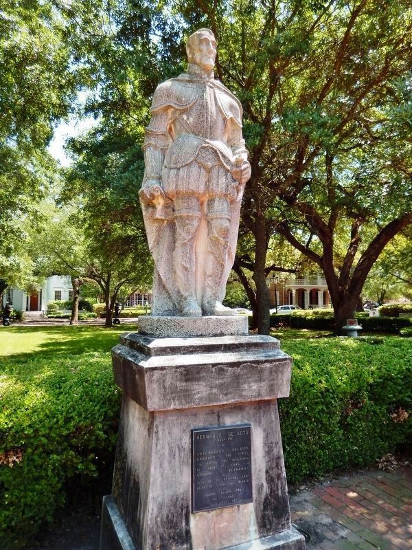 Hernando de Soto Sculpture image. Click for full size.