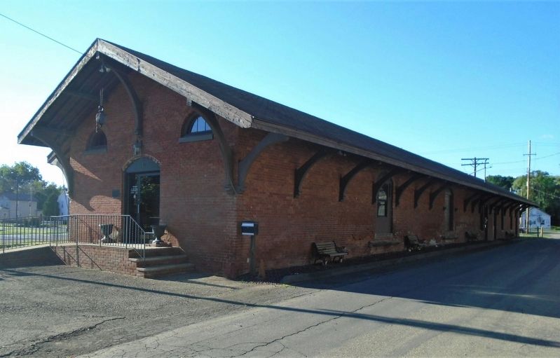 Chemung Railway Depot and Marker image. Click for full size.