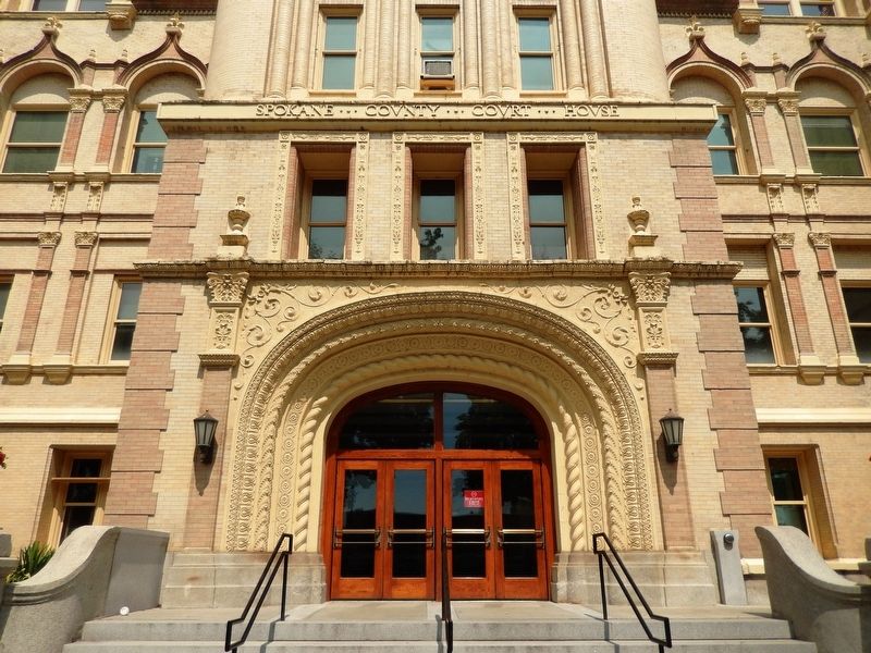 Spokane County Courthouse (<i>entrance detail</i>) image. Click for full size.