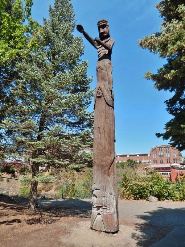 Canada Island Totem. Click for full size. Canada Island Totem image. Click for full size.