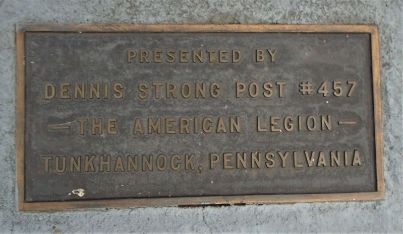 Veterans Memorial Flag Pole image. Click for full size.