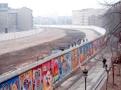 A Section of the Berlin Wall in 1986 image. Click for full size.
