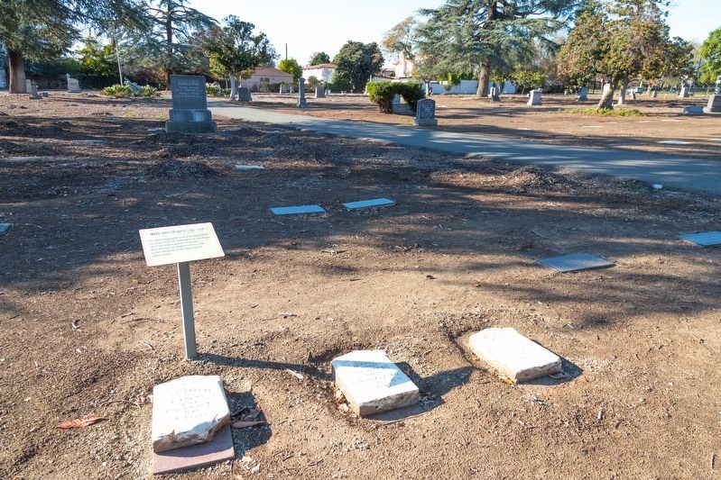 Mary Alice Rogers Gravesite and Marker image. Click for full size.