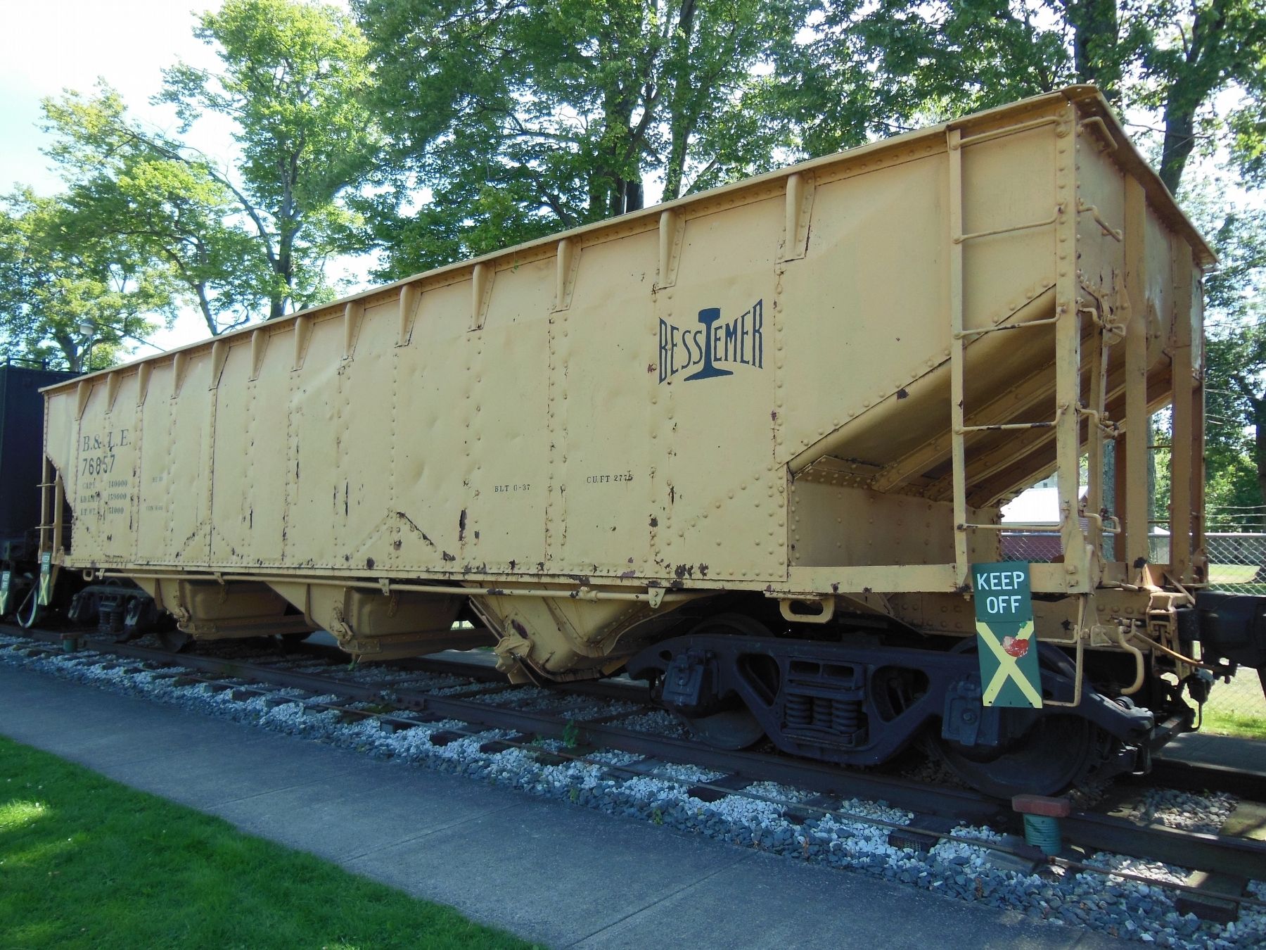 Bessemer and Lake Erie Railroad Hopper #76857 image. Click for full size.