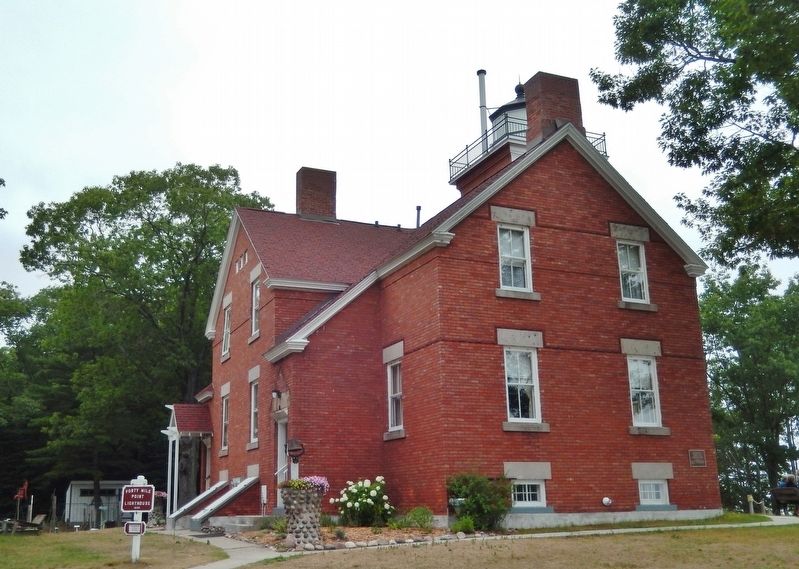 40 Mile Point Lighthouse (<i>east elevation</i>) image. Click for full size.