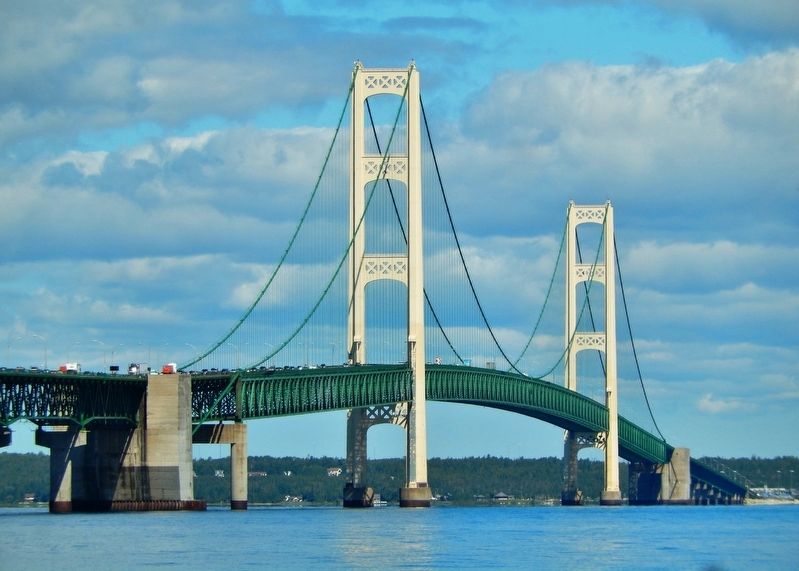 Mackinac Bridge (<i>looking north from marker</i>) image. Click for full size.