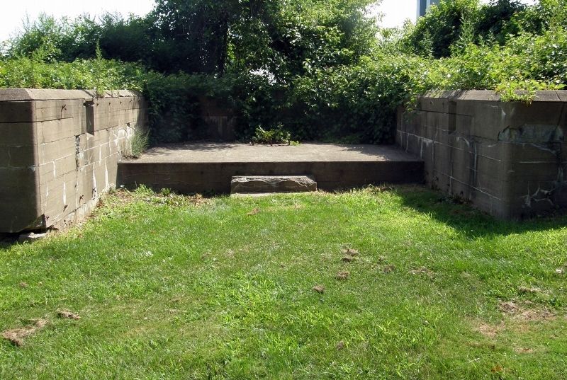 Battery Turnbull emplacement. Click for full size. Battery Turnbull emplacement image. Click for full size.