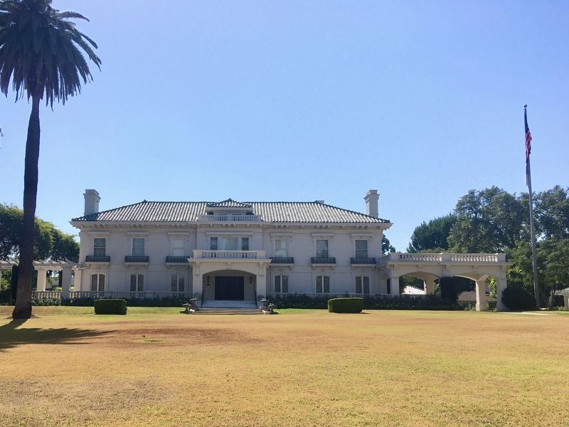 Wrigley Mansion and Olympic Flagpole image. Click for full size.