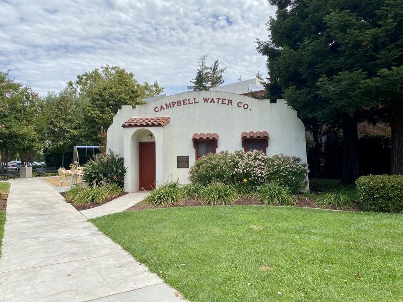 Campbell Water Company Building in Hyde Park image. Click for full size.