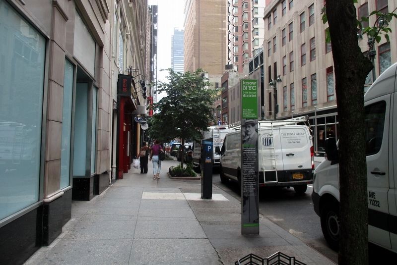 33rd Street Between Fifth Avenue and Broadway wayside venue. Click for full size. 33rd Street Between Fifth Avenue and Broadway wayside venue image. Click for full size.