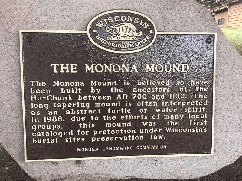 The Monona Mound Marker image. Click for full size.