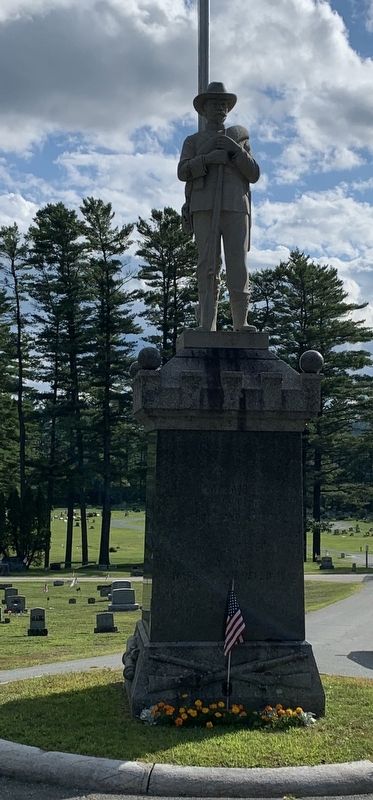Littleton Veterans Memorial image. Click for full size.