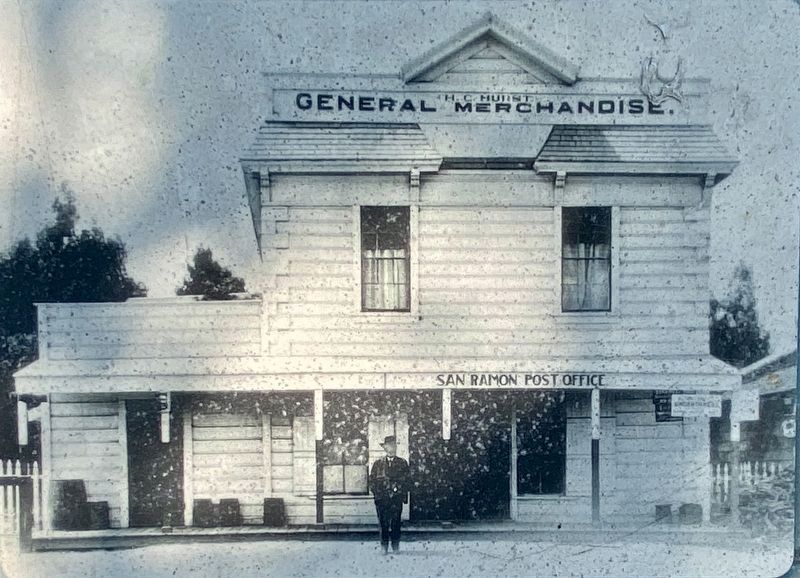 Inset photo: <i>San Ramon General Merchandise Store</i> image. Click for full size.