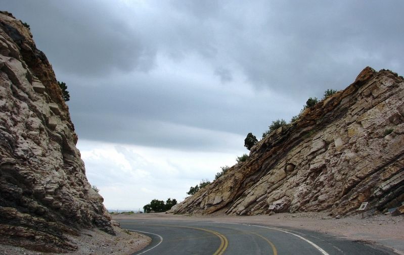 West Alameda Parkway / Dinosaur Ridge (<i>summit</i>). Click for full size. West Alameda Parkway / Dinosaur Ridge (<i>summit</i>) image. Click for full size.