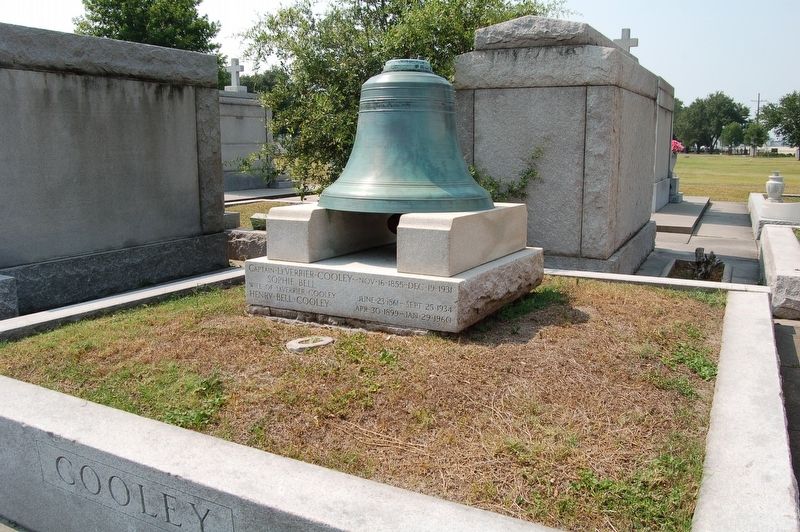 Captain Cooley's Grave. Click for full size. Captain Cooley's Grave image. Click for full size.