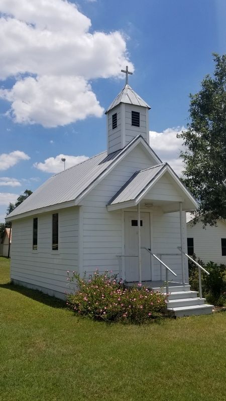Little chapel next to Bethlehem Lutheran Church. Click for full size. Little chapel next to Bethlehem Lutheran Church image. Click for full size.