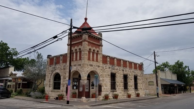 1907 Comfort State Bank Building and Marker. Click for full size. 1907 Comfort State Bank Building and Marker image. Click for full size.