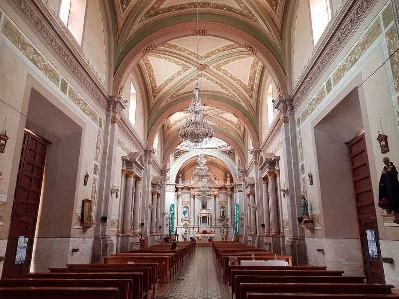 An interior view of the San Francisco de Ass Church of Pnjamo image. Click for full size.