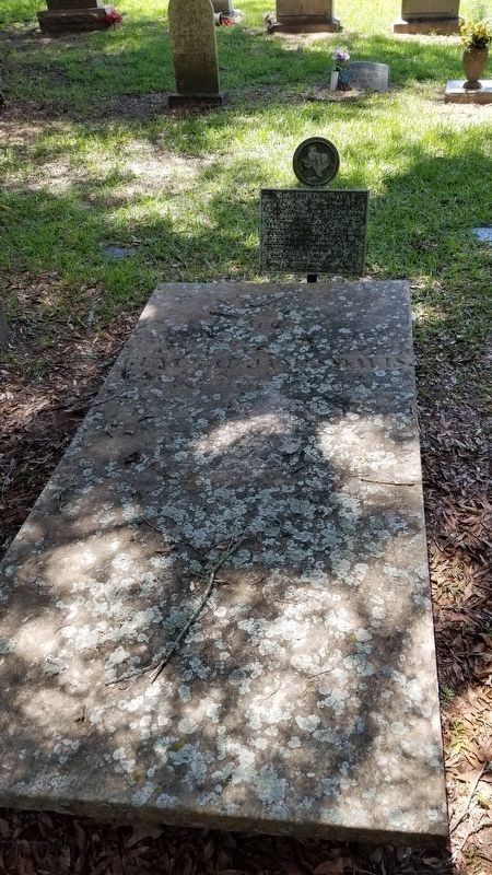 General James Davis tombstone and marker image. Click for full size.