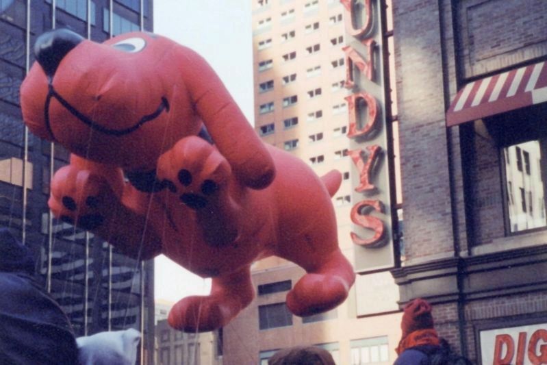 Clifford the Big Red Dog at the 2002 Parade. image. Click for full size.