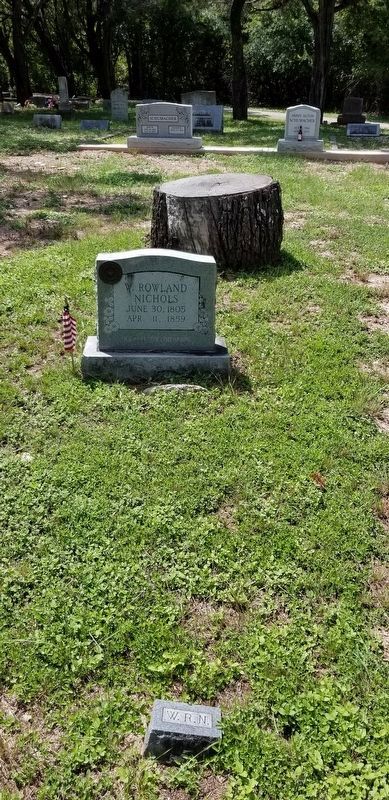 Rowland Nichols' tombstone image. Click for full size.