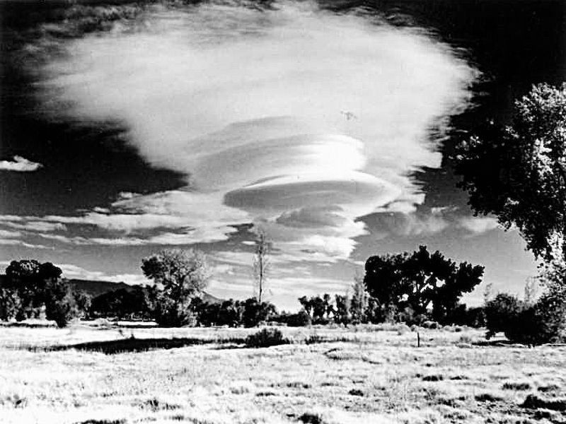 Lenticular Cloud image. Click for full size.