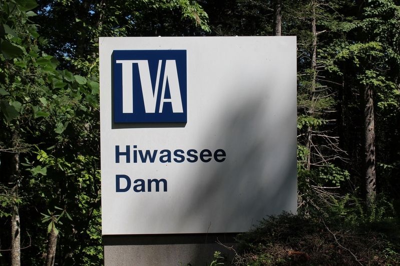 Hiwassee Dam image. Click for full size.