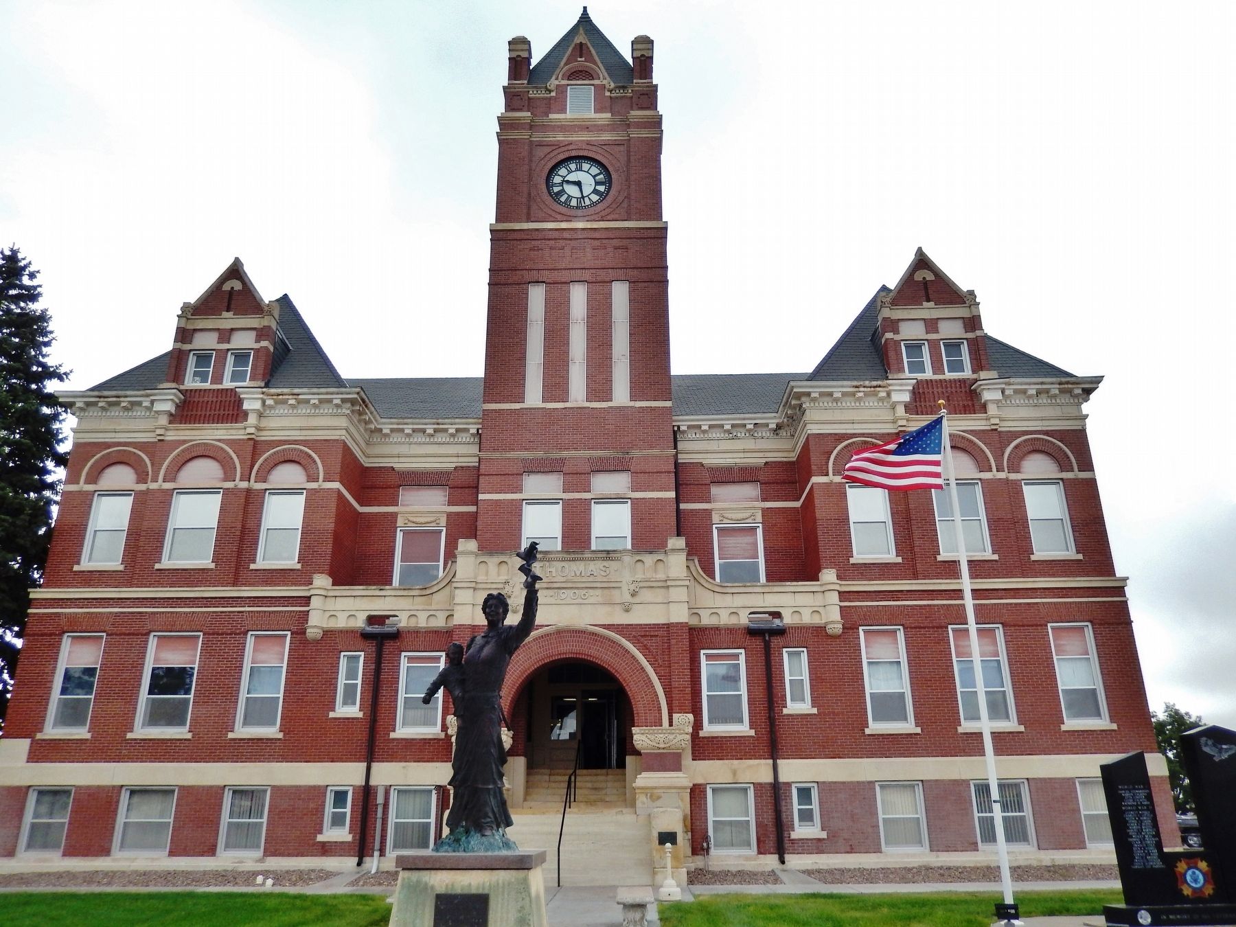 Thomas County Courthouse (<i>west/front elevation</i>) image. Click for full size.