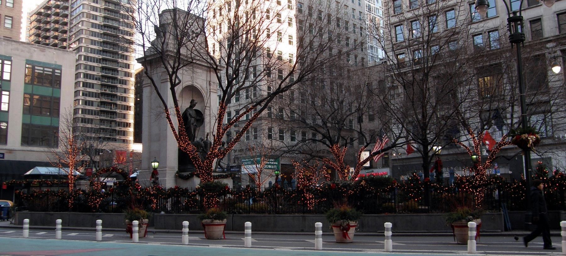 The James Gordon Bennett Monument at Herald Square image. Click for full size.