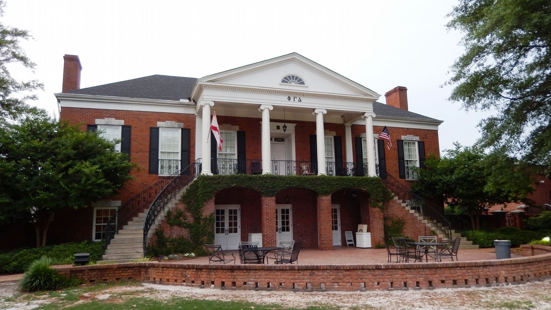 Phi Gamma Delta Theta Chapter House image. Click for full size.