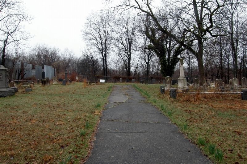Charleston Cemetery. Click for full size. Charleston Cemetery image. Click for full size.