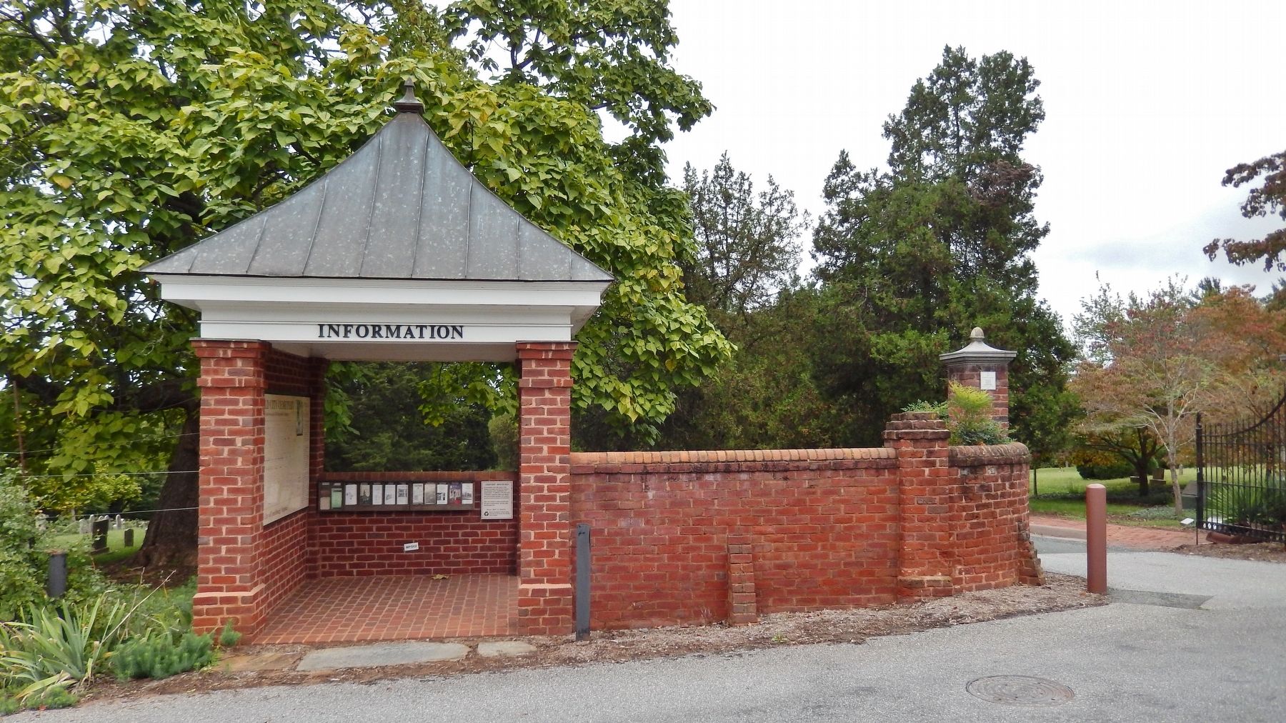 Old City Cemetery Gatehouse image. Click for full size.