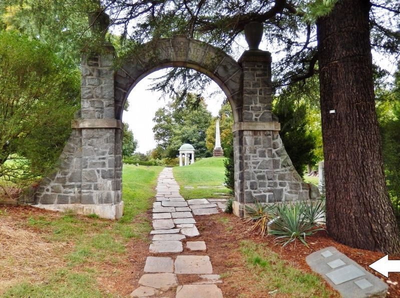 Confederate Memorial Arch. Click for full size. Confederate Memorial Arch image. Click for full size.