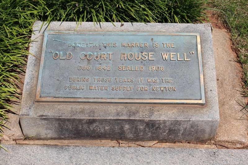 Old Court House Well Marker image. Click for full size.