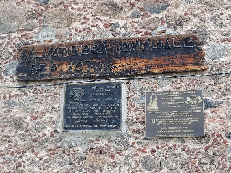 Nearby reminders of the Irwindale, California - Salvatierra, Guanajuato sister city agreement image. Click for full size.